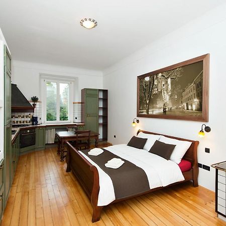 Zois Apartments Ljubljana Exteriör bild