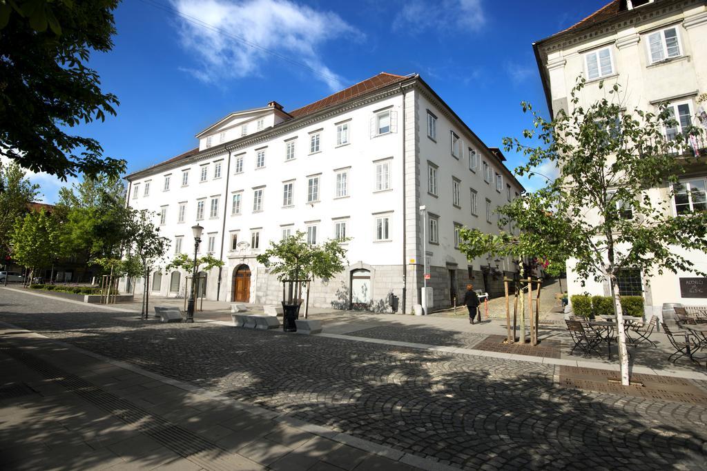 Zois Apartments Ljubljana Exteriör bild