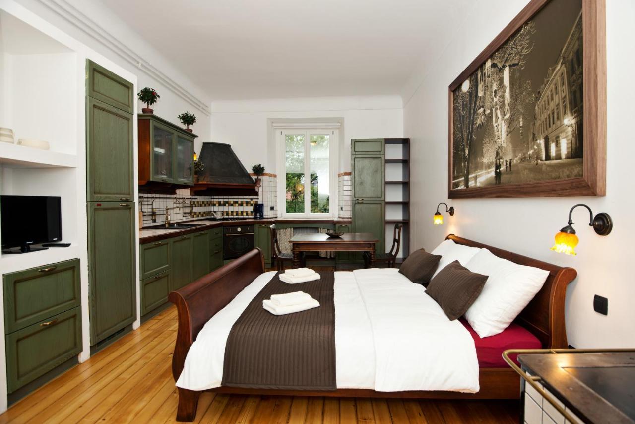 Zois Apartments Ljubljana Exteriör bild