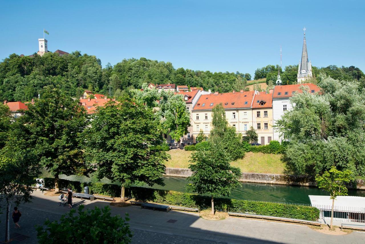 Zois Apartments Ljubljana Exteriör bild