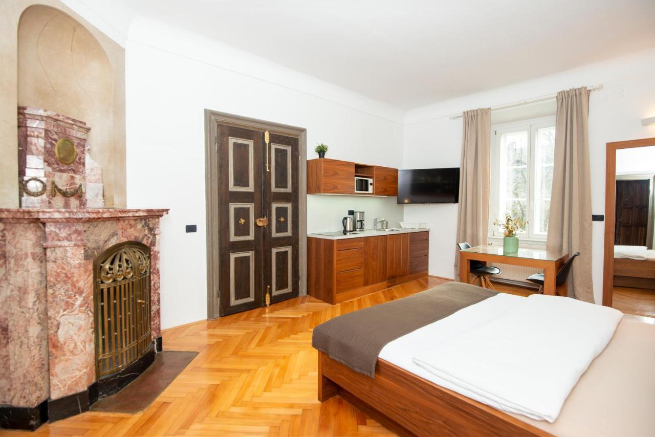 Zois Apartments Ljubljana Exteriör bild