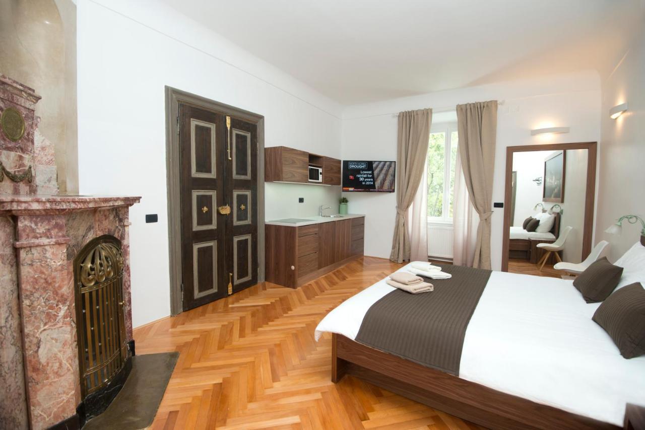 Zois Apartments Ljubljana Exteriör bild