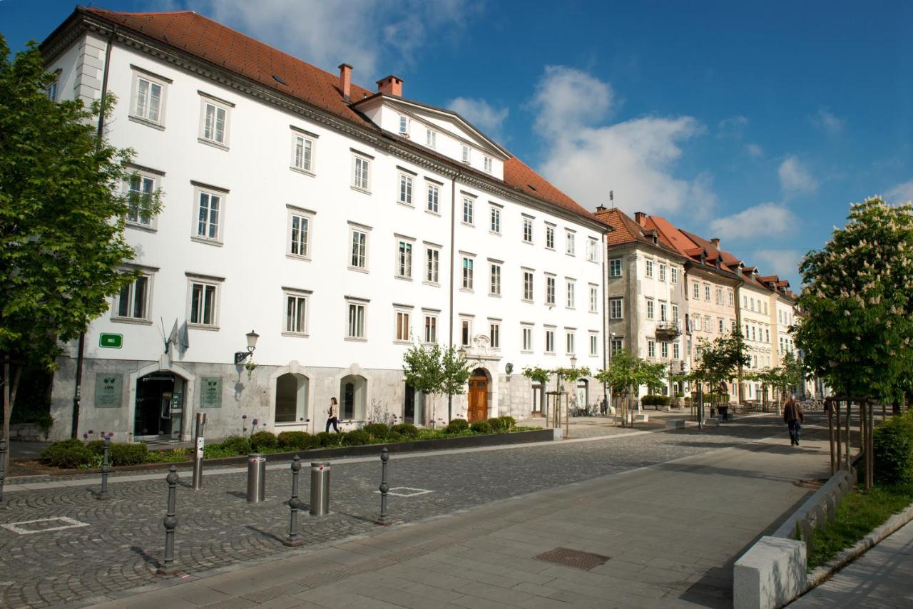 Zois Apartments Ljubljana Exteriör bild