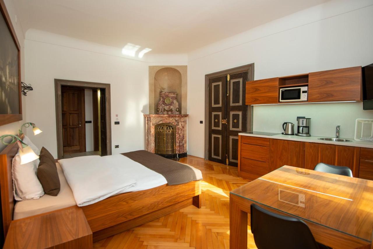 Zois Apartments Ljubljana Exteriör bild